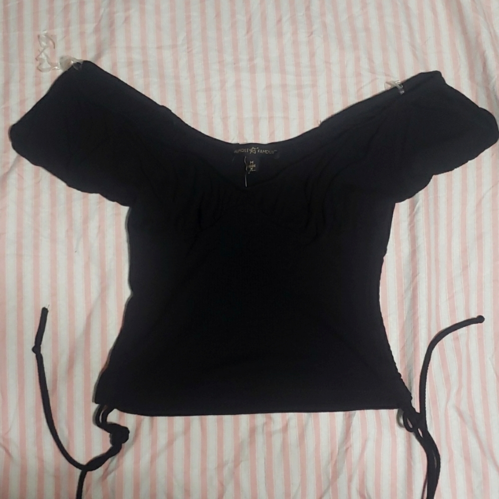 Color/: Black / Size: Medium/ Brand: Almost Famous